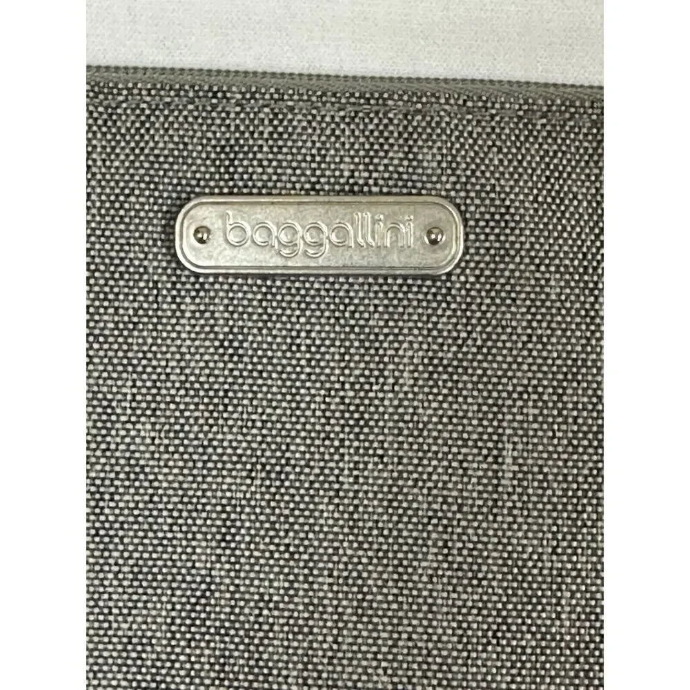 Baggalini Gray Silver RFID Security Wristlet Clutch Wallet EUC